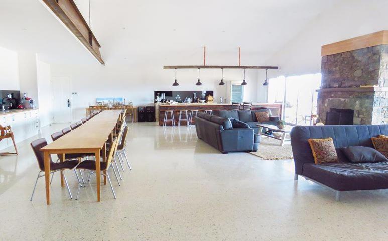 Rooks Edge Bed & Breakfast Гисборн Екстериор снимка